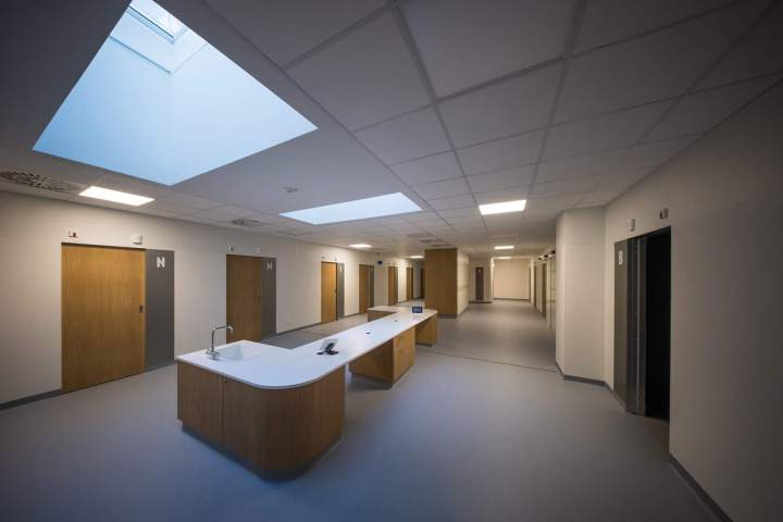 Revêtement de sol de couloir d'hôpital Montauban